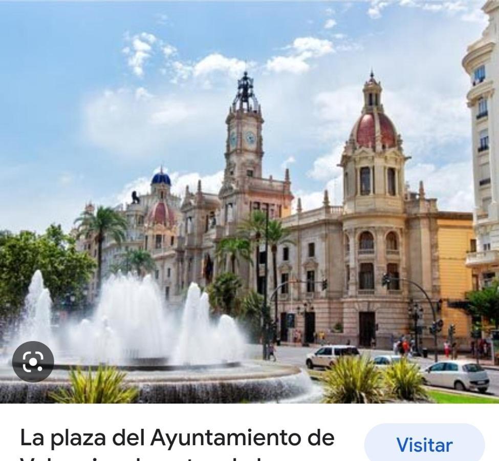 Valencia Centro Andando Y Playa Malvarrosa Tranvia Luaran gambar